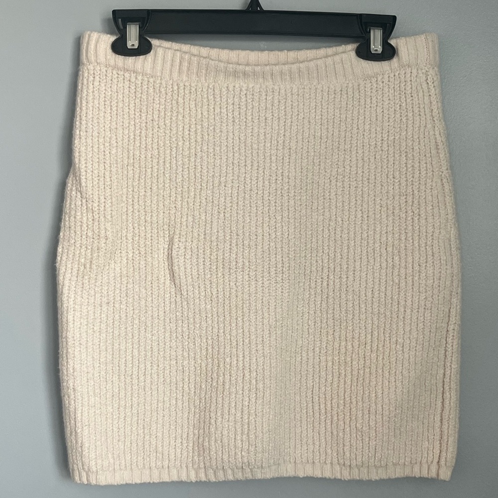 Elegant Cream Knit Sweater Skirt